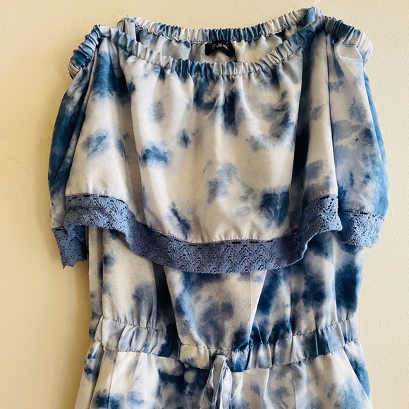 Tie dye off the shoulder crochet lace romper - Picture 3 of 6
